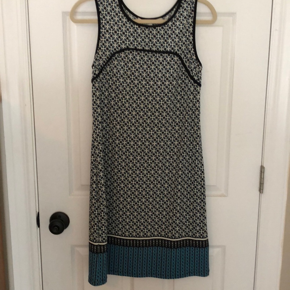 Casual sleeveless dress.